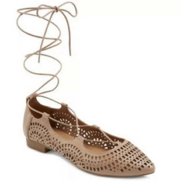 Mossimo Feliza Cut Out Tan Lace Up Flats - Picture 1 of 5